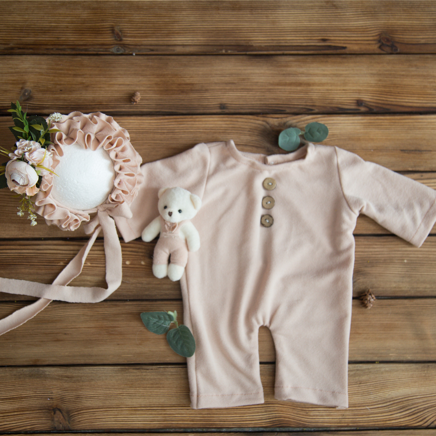 فستان مخيط للمواليد الجدد من ق - مراجعة Baby Products Essential وسعره