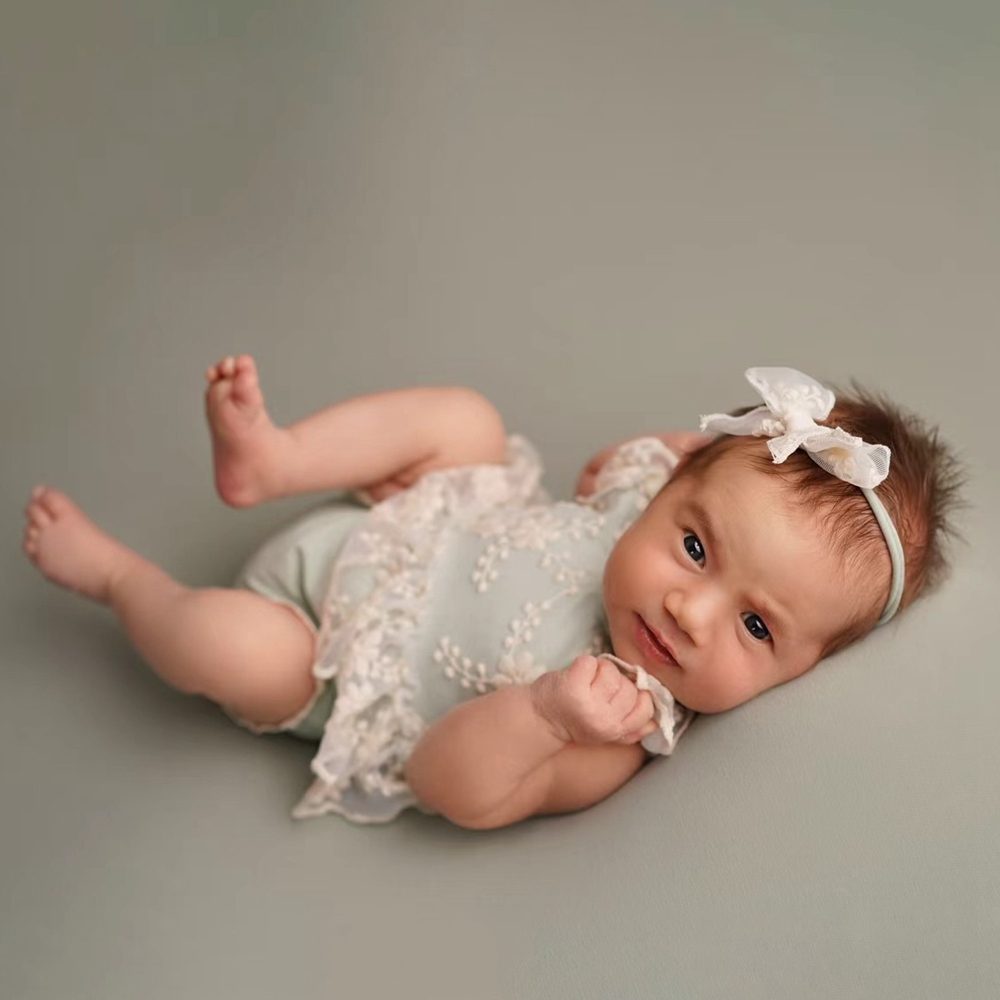 بدلة رومبر خضراء فاتحة مزينة ب - مراجعة Baby Products Essential وسعره
